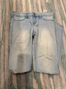 Light Wash Women's Jeans - Classic Slim Fit